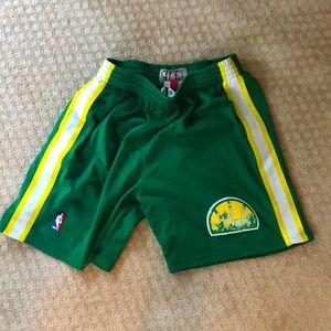 XXL Hardwood Classic basketball shorts